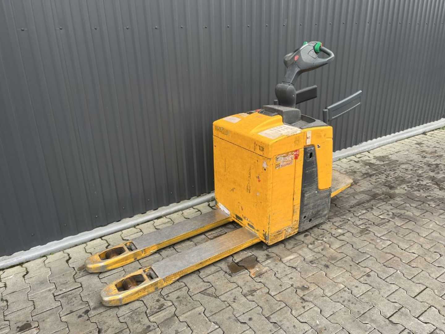 Used Forklift Jungheinrich ERE120 Žemo kėlimo krautuvas su grąžulu (Image 1)