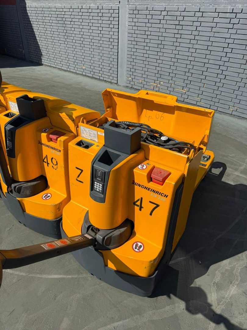 Used Forklift Jungheinrich EJE 220 Baujahr 2015 100x vorhanden ! Aktion Preis ! Žemo kėlimo krautuvas su grąžulu (Image 4) Used Forklift Jungheinrich EJE 220 Baujahr 2015 100x vorhanden ! Aktion Preis ! Žemo kėlimo krautuvas su grąžulu (Image 4)