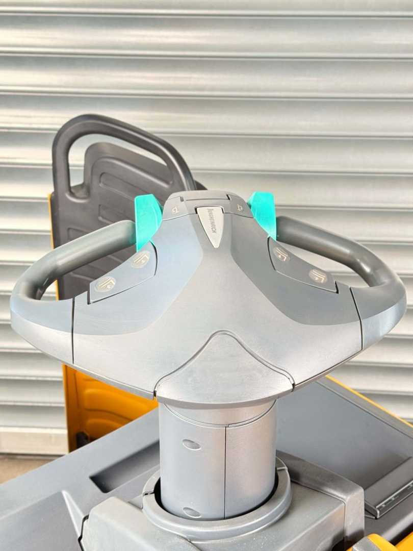 Used Forklift Jungheinrich ERE 225 FP ERE 225 FP - Servcie Neu - Batterie 85% - Garantie Žemo kėlimo krautuvas su grąžulu (Image 9)