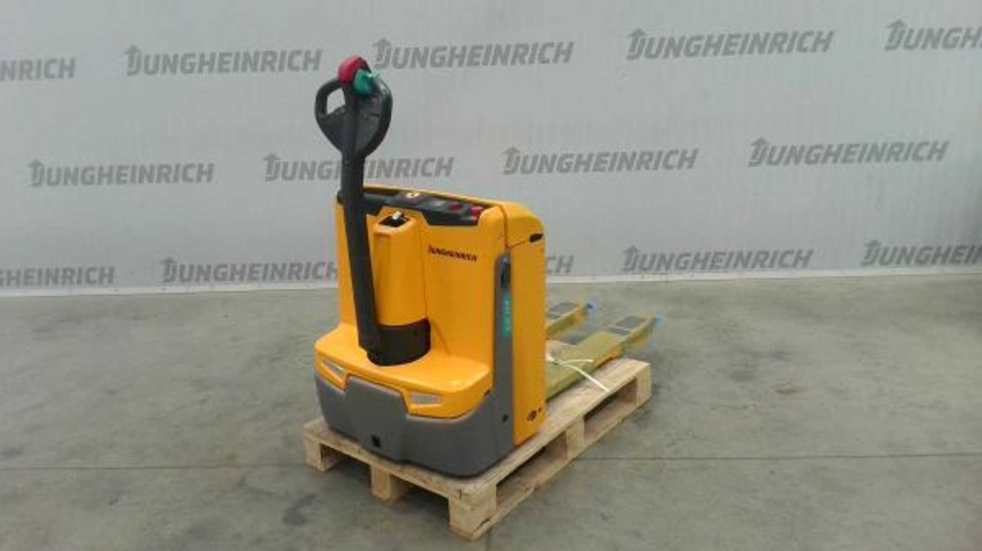 Used Forklift Jungheinrich EJE 114 115-51 Žemo kėlimo krautuvas su grąžulu (Image 1) Used Forklift Jungheinrich EJE 114 115-51 Žemo kėlimo krautuvas su grąžulu (Image 1)