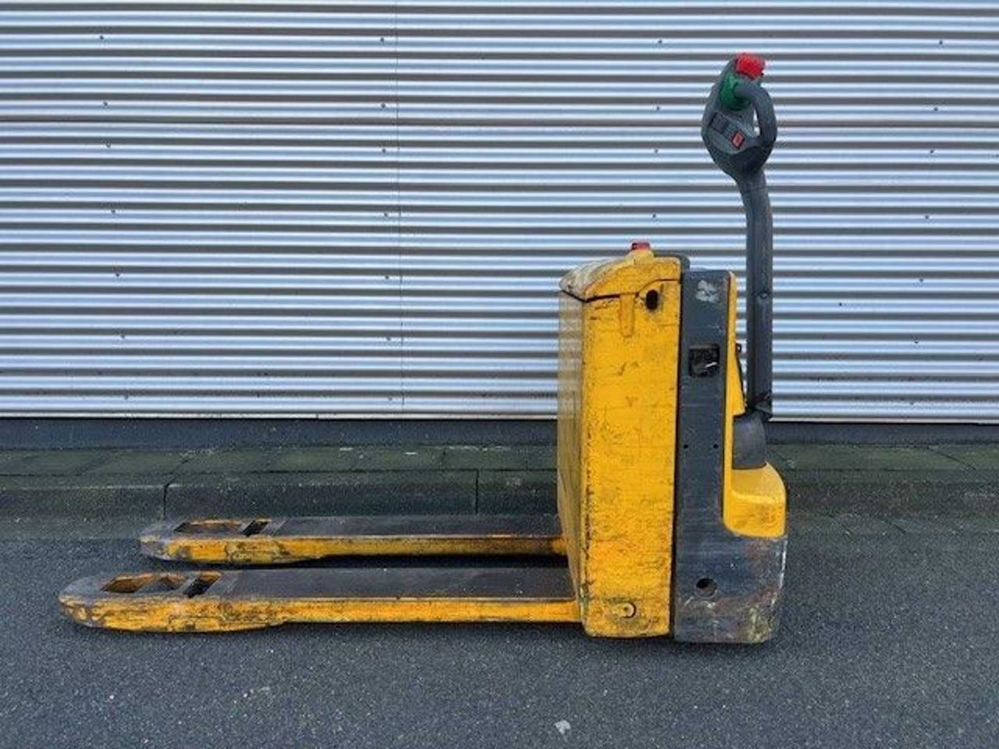 Used Forklift Jungheinrich ELE16 Žemo kėlimo krautuvas su grąžulu (Image 1)
