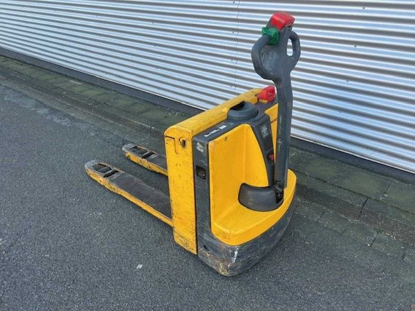 Used Forklift Jungheinrich ELE16 Žemo kėlimo krautuvas su grąžulu (Image 4)