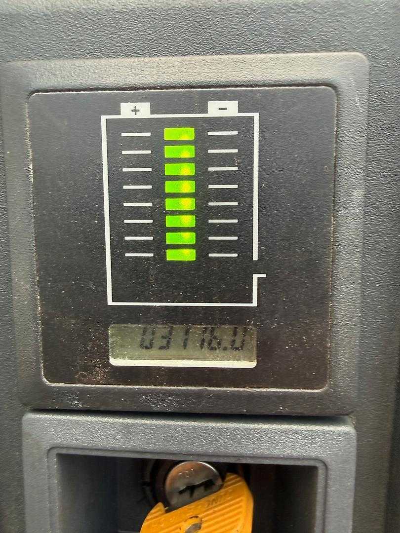 Used Forklift Jungheinrich EJE120 Žemo kėlimo krautuvas su grąžulu (Image 5) Used Forklift Jungheinrich EJE120 Žemo kėlimo krautuvas su grąžulu (Image 5)
