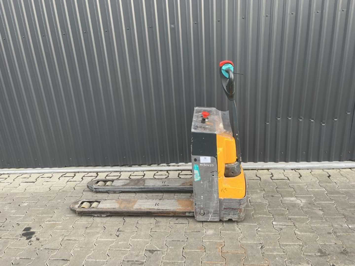 Used Forklift Jungheinrich EJEM13 Žemo kėlimo krautuvas su grąžulu (Image 2)