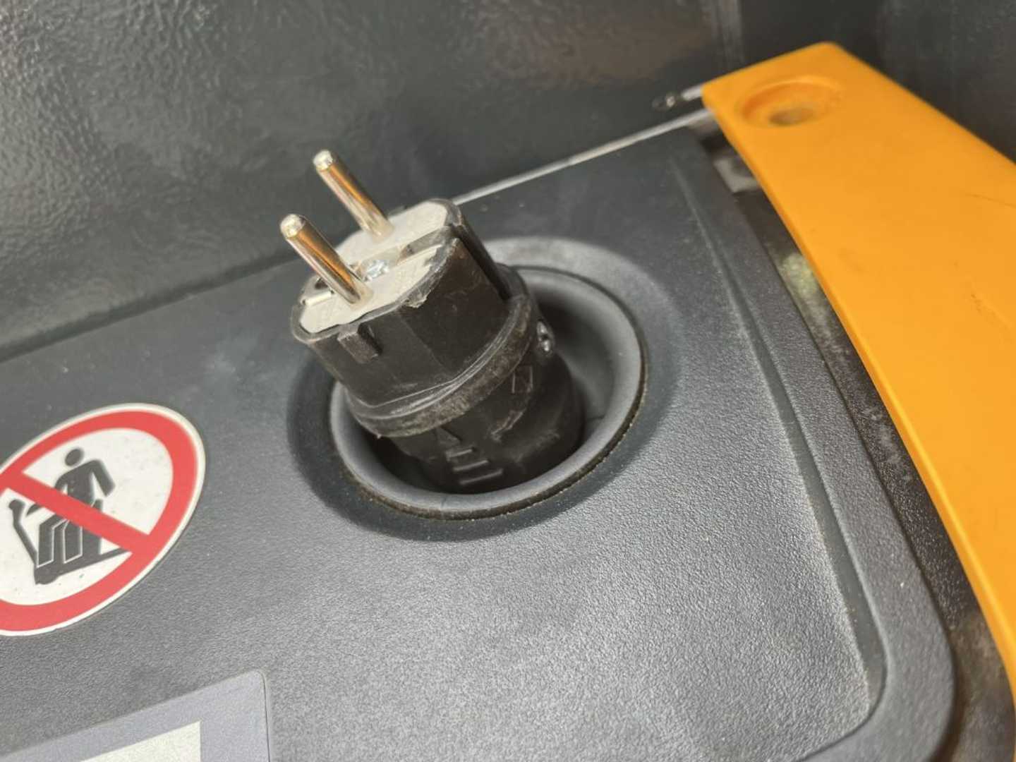 Used Forklift Jungheinrich EJEM13 Žemo kėlimo krautuvas su grąžulu (Image 8)