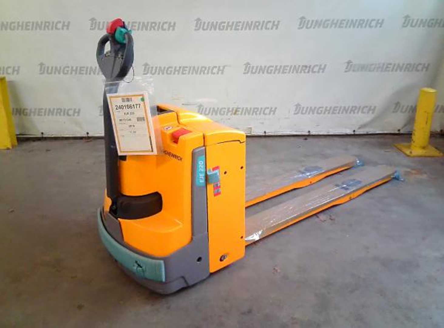Used Forklift Jungheinrich EJE 220 180-54 Žemo kėlimo krautuvas su grąžulu (Image 1) Used Forklift Jungheinrich EJE 220 180-54 Žemo kėlimo krautuvas su grąžulu (Image 1)