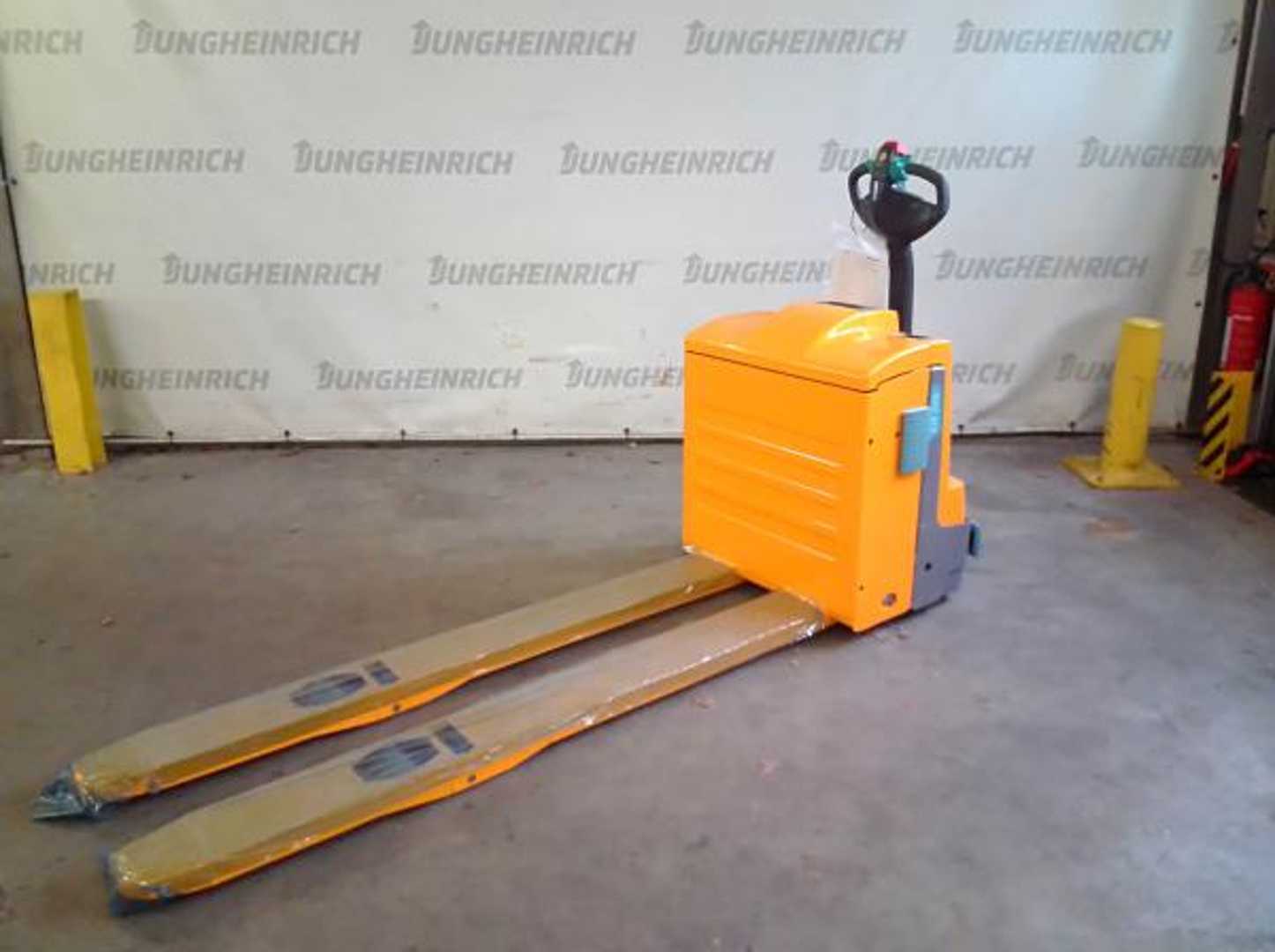 Used Forklift Jungheinrich EJE 220 180-54 Žemo kėlimo krautuvas su grąžulu (Image 2) Used Forklift Jungheinrich EJE 220 180-54 Žemo kėlimo krautuvas su grąžulu (Image 2)