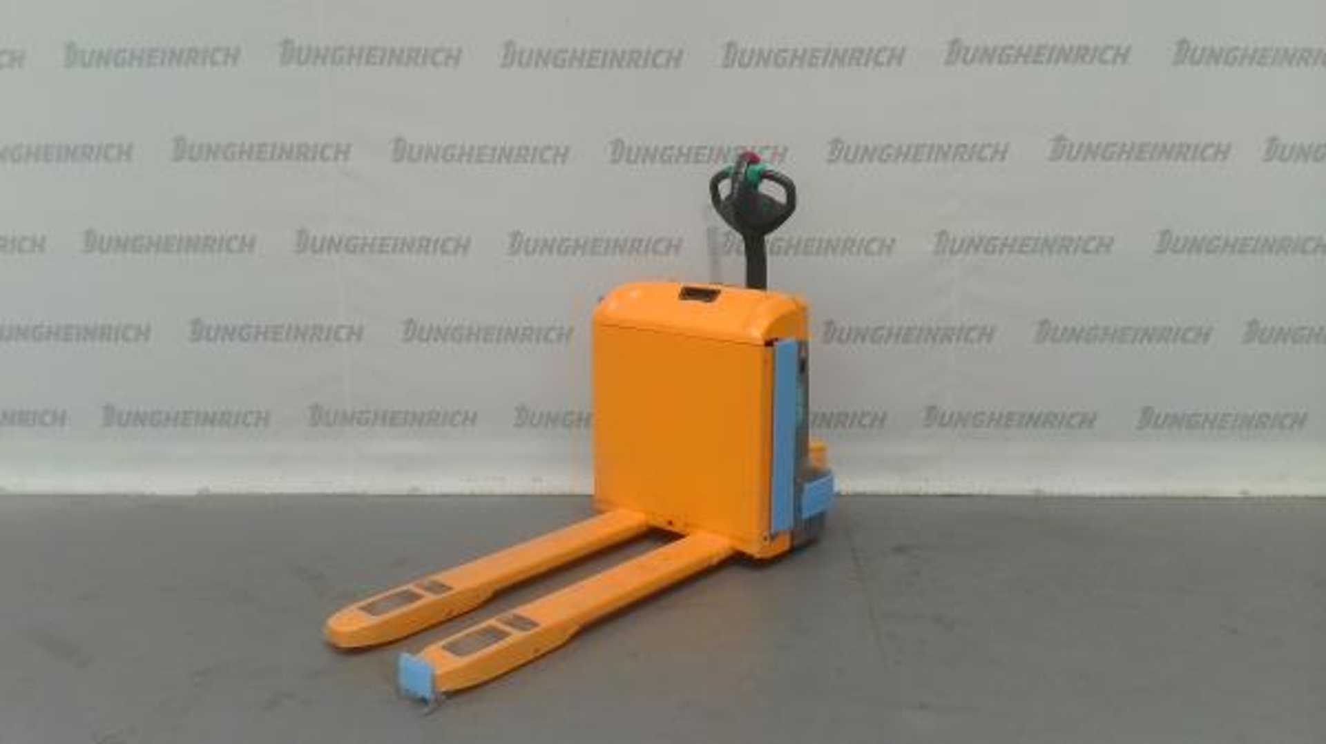 Used Forklift Jungheinrich EJE 114-115-53K ProTrac Žemo kėlimo krautuvas su grąžulu (Image 1) Used Forklift Jungheinrich EJE 114-115-53K ProTrac Žemo kėlimo krautuvas su grąžulu (Image 1)