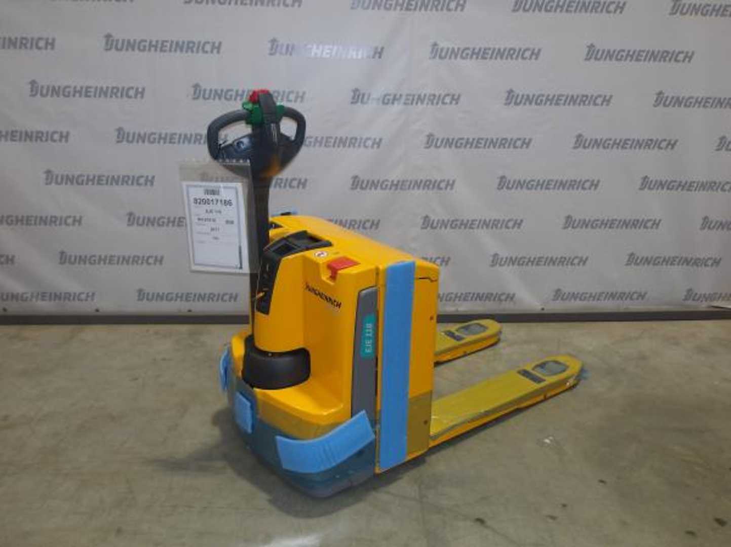 Used Forklift Jungheinrich EJE 118 100-67 Žemo kėlimo krautuvas su grąžulu (Image 2) Used Forklift Jungheinrich EJE 118 100-67 Žemo kėlimo krautuvas su grąžulu (Image 2)