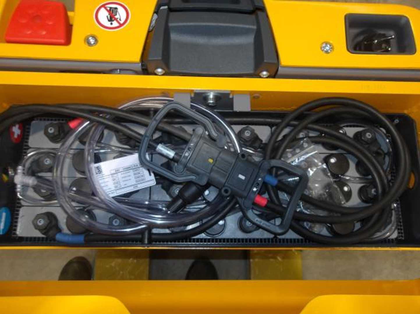 Used Forklift Jungheinrich EJE 118 100-67 Žemo kėlimo krautuvas su grąžulu (Image 3) Used Forklift Jungheinrich EJE 118 100-67 Žemo kėlimo krautuvas su grąžulu (Image 3)
