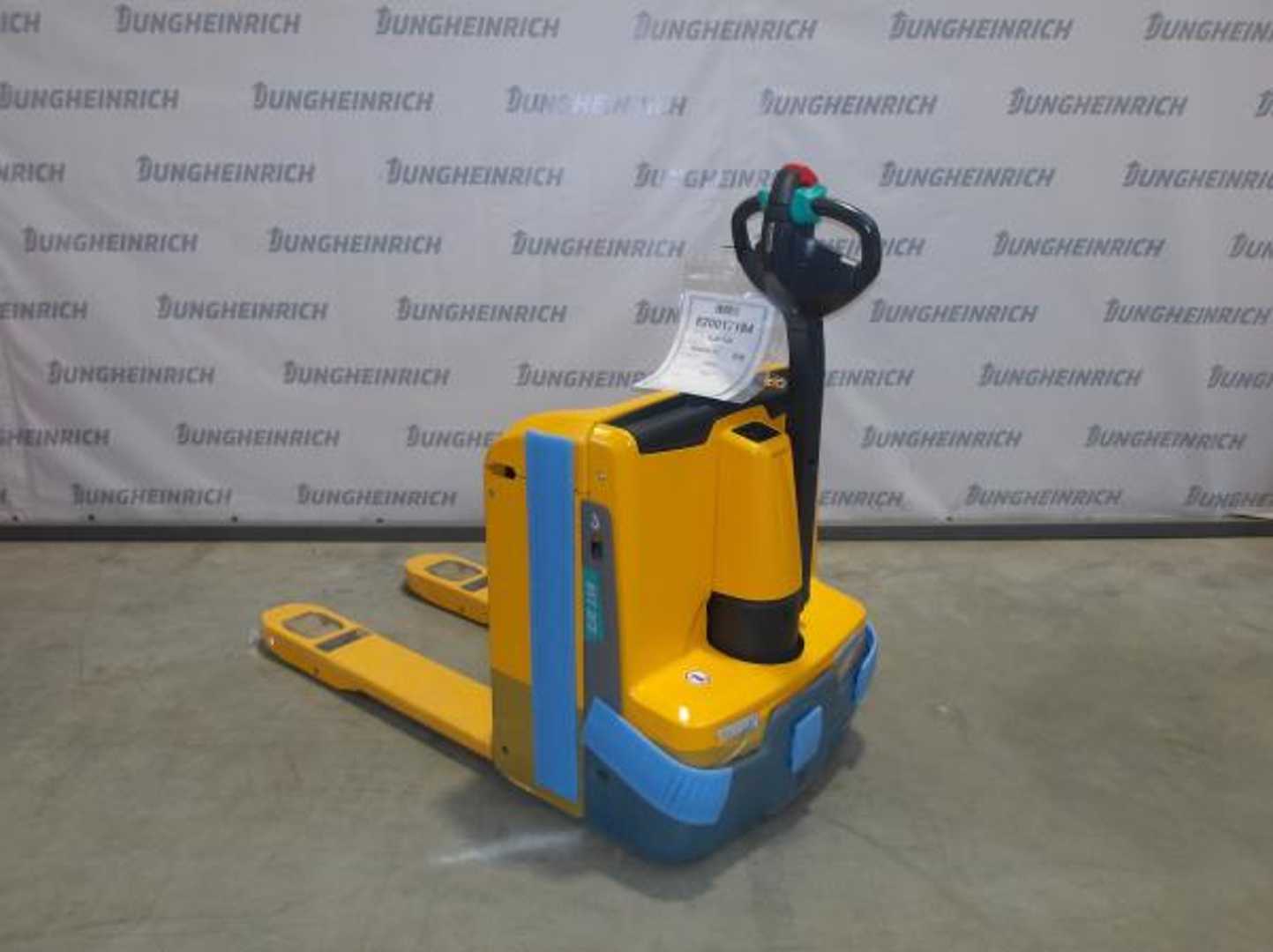 Used Forklift Jungheinrich EJE 118 100-67 Žemo kėlimo krautuvas su grąžulu (Image 1) Used Forklift Jungheinrich EJE 118 100-67 Žemo kėlimo krautuvas su grąžulu (Image 1)