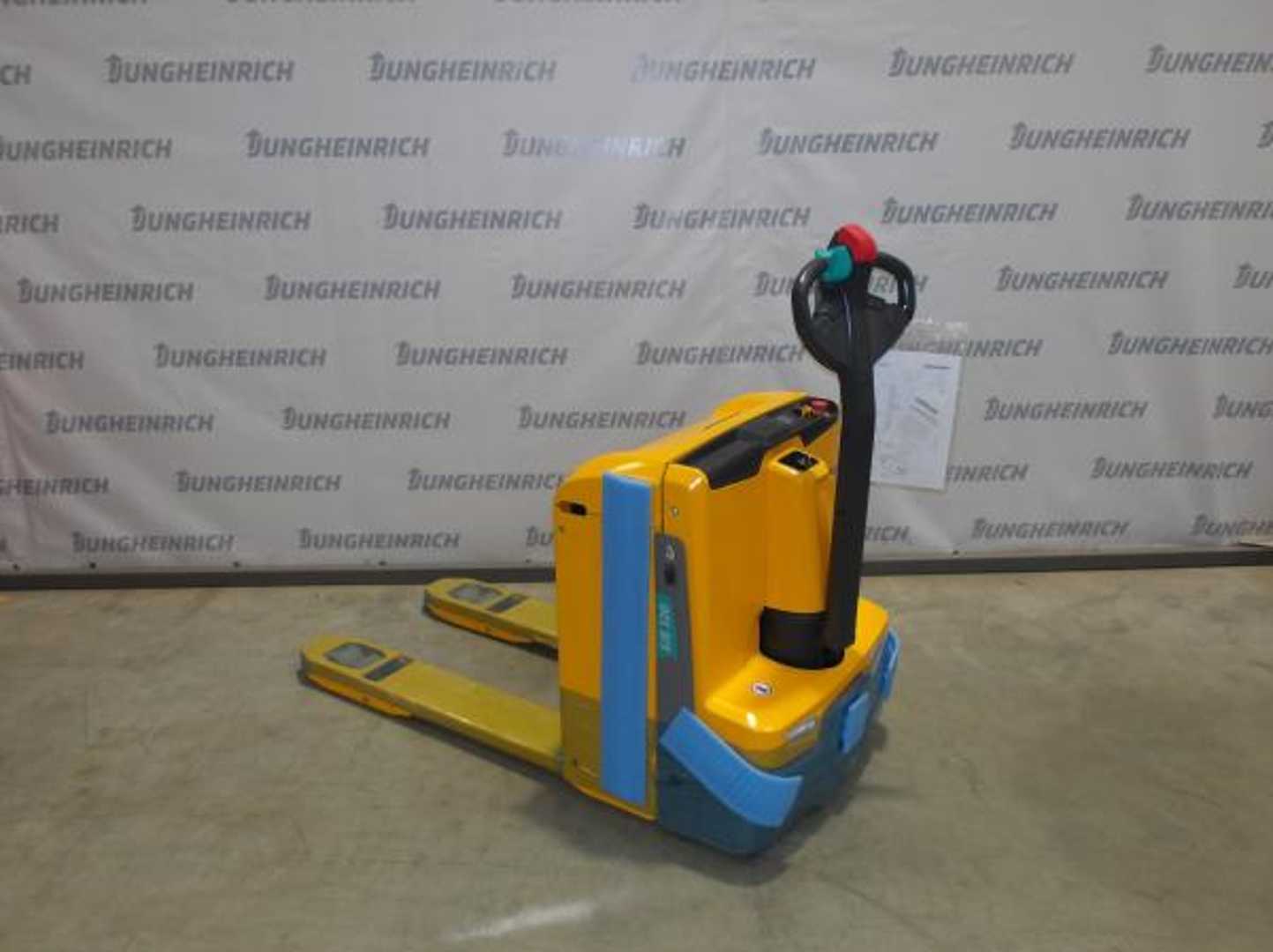 Used Forklift Jungheinrich EJE 120 100-67 Žemo kėlimo krautuvas su grąžulu (Image 1) Used Forklift Jungheinrich EJE 120 100-67 Žemo kėlimo krautuvas su grąžulu (Image 1)