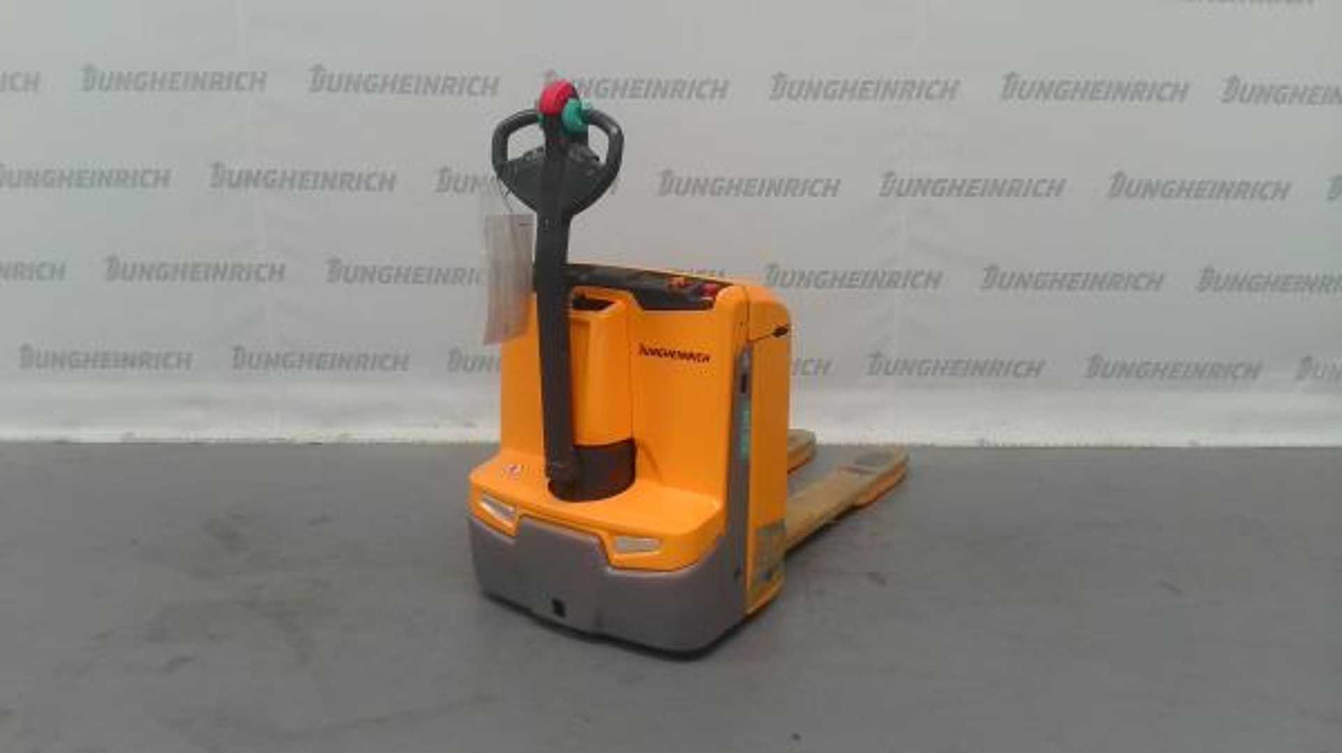 Used Forklift Jungheinrich EJE 114 115-51 Pro Trac Žemo kėlimo krautuvas su grąžulu (Image 2) Used Forklift Jungheinrich EJE 114 115-51 Pro Trac Žemo kėlimo krautuvas su grąžulu (Image 2)