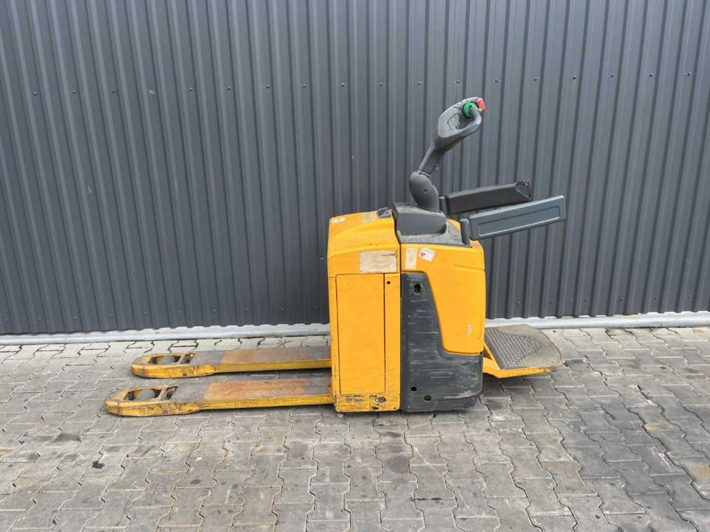 Used Forklift Jungheinrich ERE120 Žemo kėlimo krautuvas su grąžulu (Image 2)