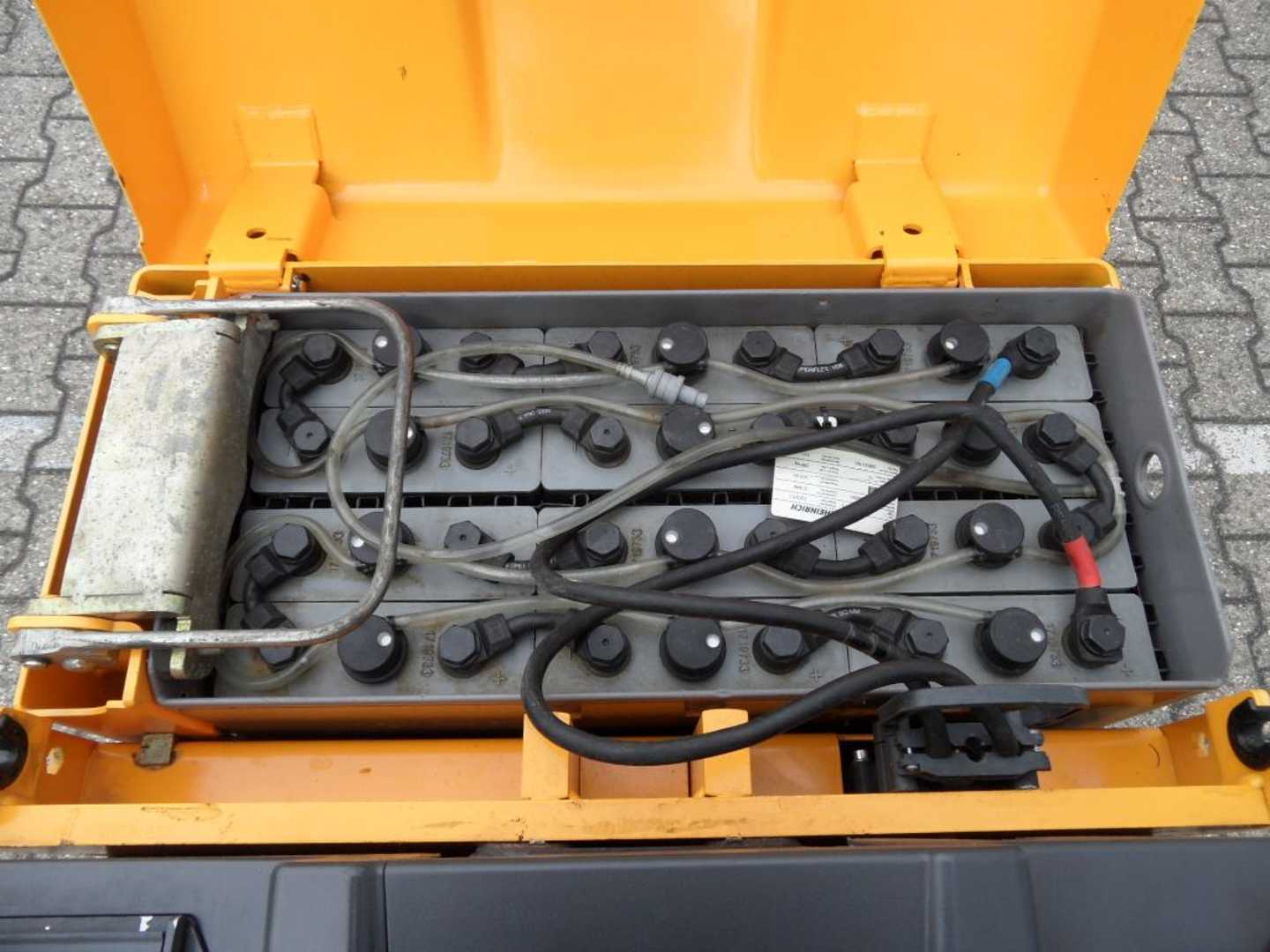Used Forklift Jungheinrich ERE 225 - elektr. Lenkung - Plattform Žemo kėlimo krautuvas su grąžulu (Image 8) Used Forklift Jungheinrich ERE 225 - elektr. Lenkung - Plattform Žemo kėlimo krautuvas su grąžulu (Image 8)