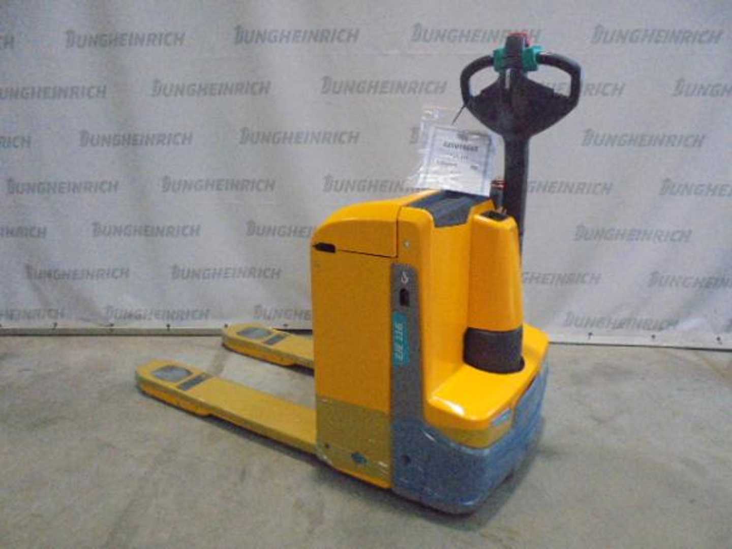 Used Forklift Jungheinrich EJE 116 33 100 67 Žemo kėlimo krautuvas su grąžulu (Image 1) Used Forklift Jungheinrich EJE 116 33 100 67 Žemo kėlimo krautuvas su grąžulu (Image 1)