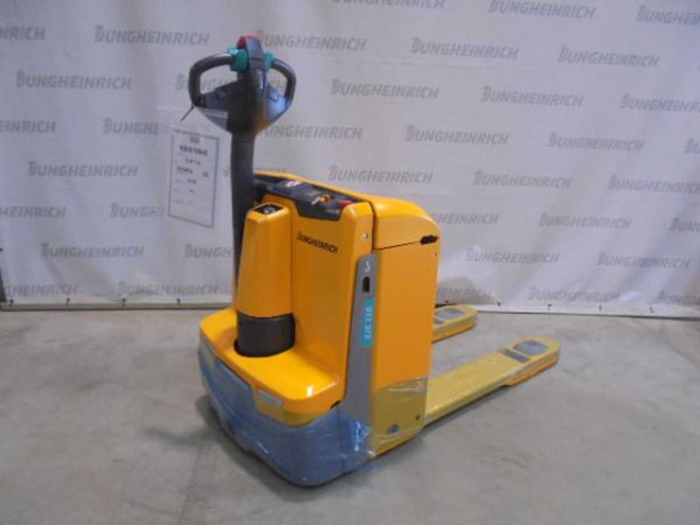 Used Forklift Jungheinrich EJE 116 33 100 67 Žemo kėlimo krautuvas su grąžulu (Image 2) Used Forklift Jungheinrich EJE 116 33 100 67 Žemo kėlimo krautuvas su grąžulu (Image 2)