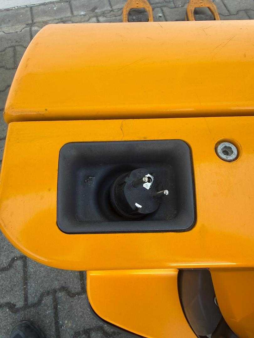 Used Forklift Jungheinrich EJE 116 Žemo kėlimo krautuvas su grąžulu (Image 4)