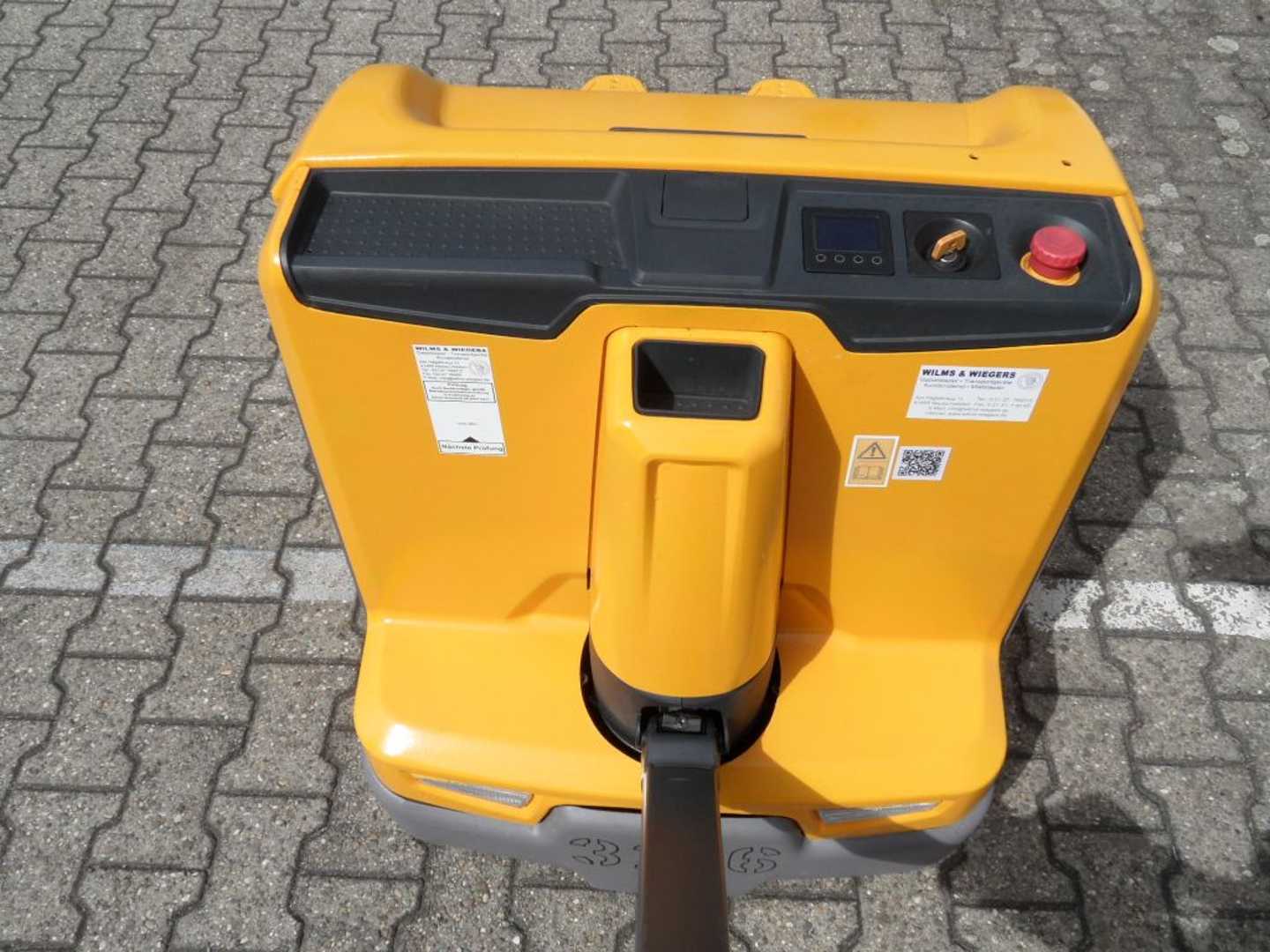 Used Forklift Jungheinrich EJE 222 - wenig Stunden - Baujahr 2022 Žemo kėlimo krautuvas su grąžulu (Image 6)