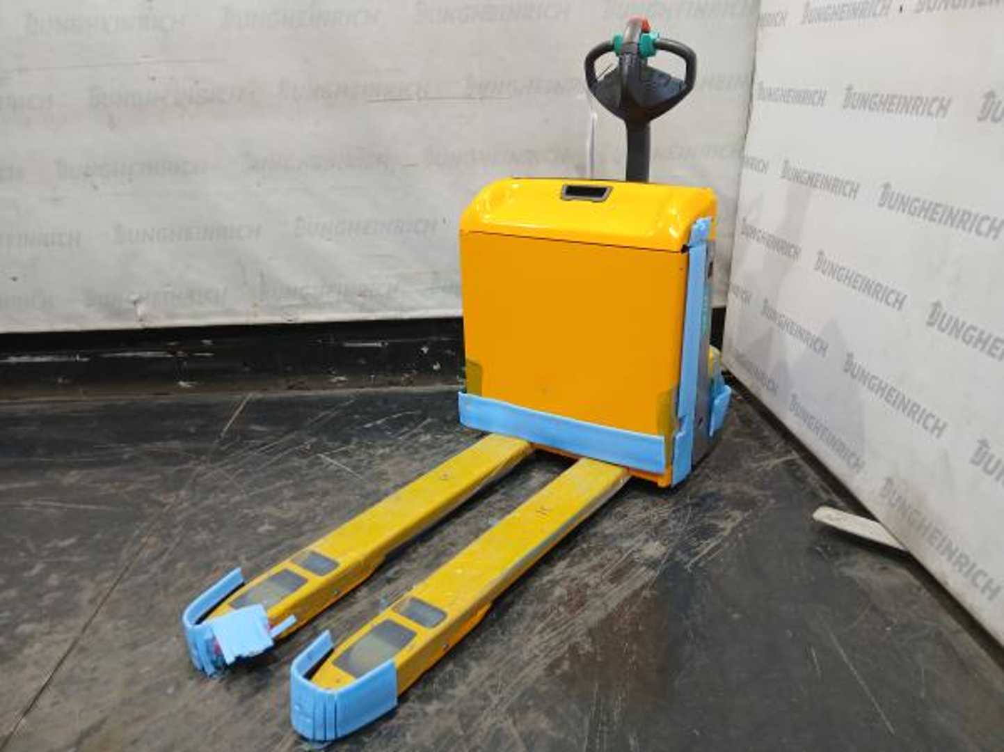 Used Forklift Jungheinrich EJE 114 21 115 51 Žemo kėlimo krautuvas su grąžulu (Image 2) Used Forklift Jungheinrich EJE 114 21 115 51 Žemo kėlimo krautuvas su grąžulu (Image 2)