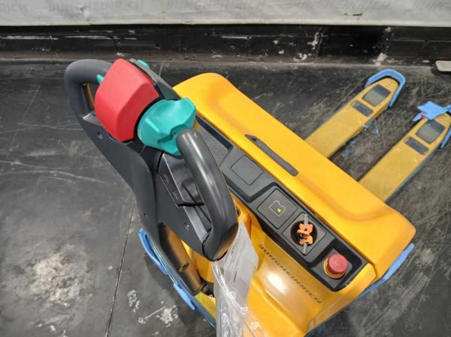 Used Forklift Jungheinrich EJE 114 21 115 51 Žemo kėlimo krautuvas su grąžulu (Image 3) Used Forklift Jungheinrich EJE 114 21 115 51 Žemo kėlimo krautuvas su grąžulu (Image 3)