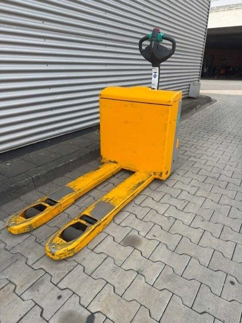 Used Forklift Jungheinrich EJE116 Žemo kėlimo krautuvas su grąžulu (Image 2)