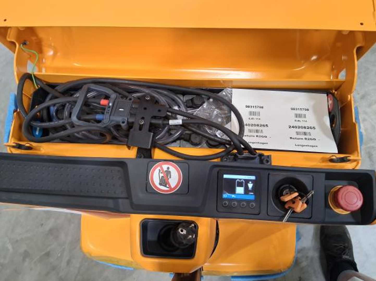 Used Forklift Jungheinrich EJE 114 115-67 Žemo kėlimo krautuvas su grąžulu (Image 3)