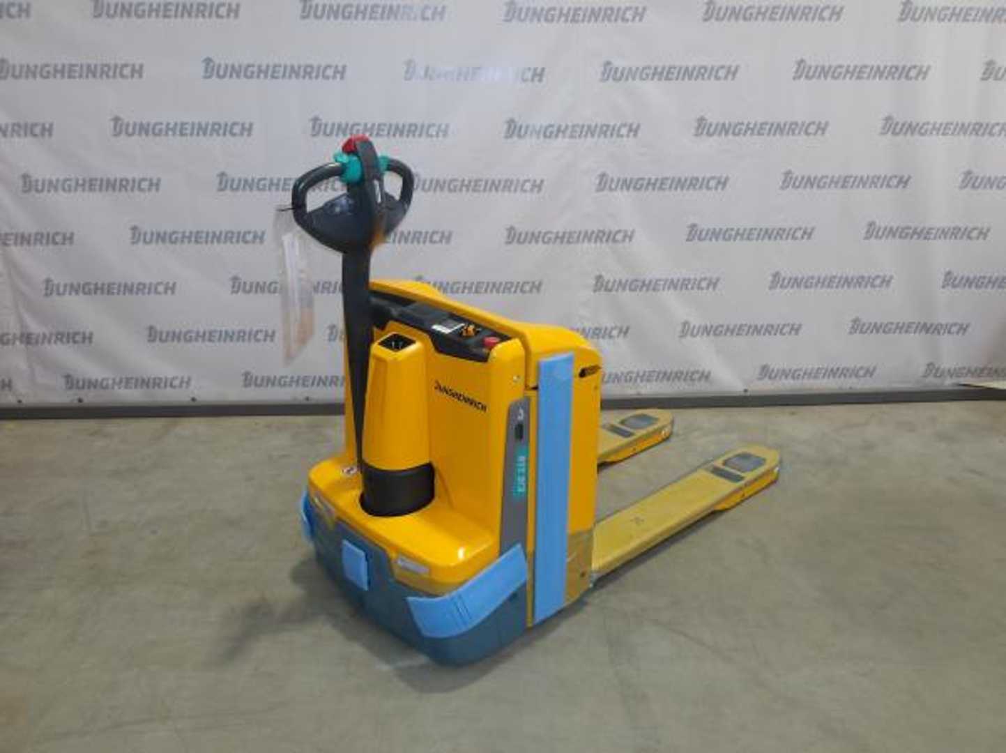 Used Forklift Jungheinrich EJE 118 115-67 Žemo kėlimo krautuvas su grąžulu (Image 2)