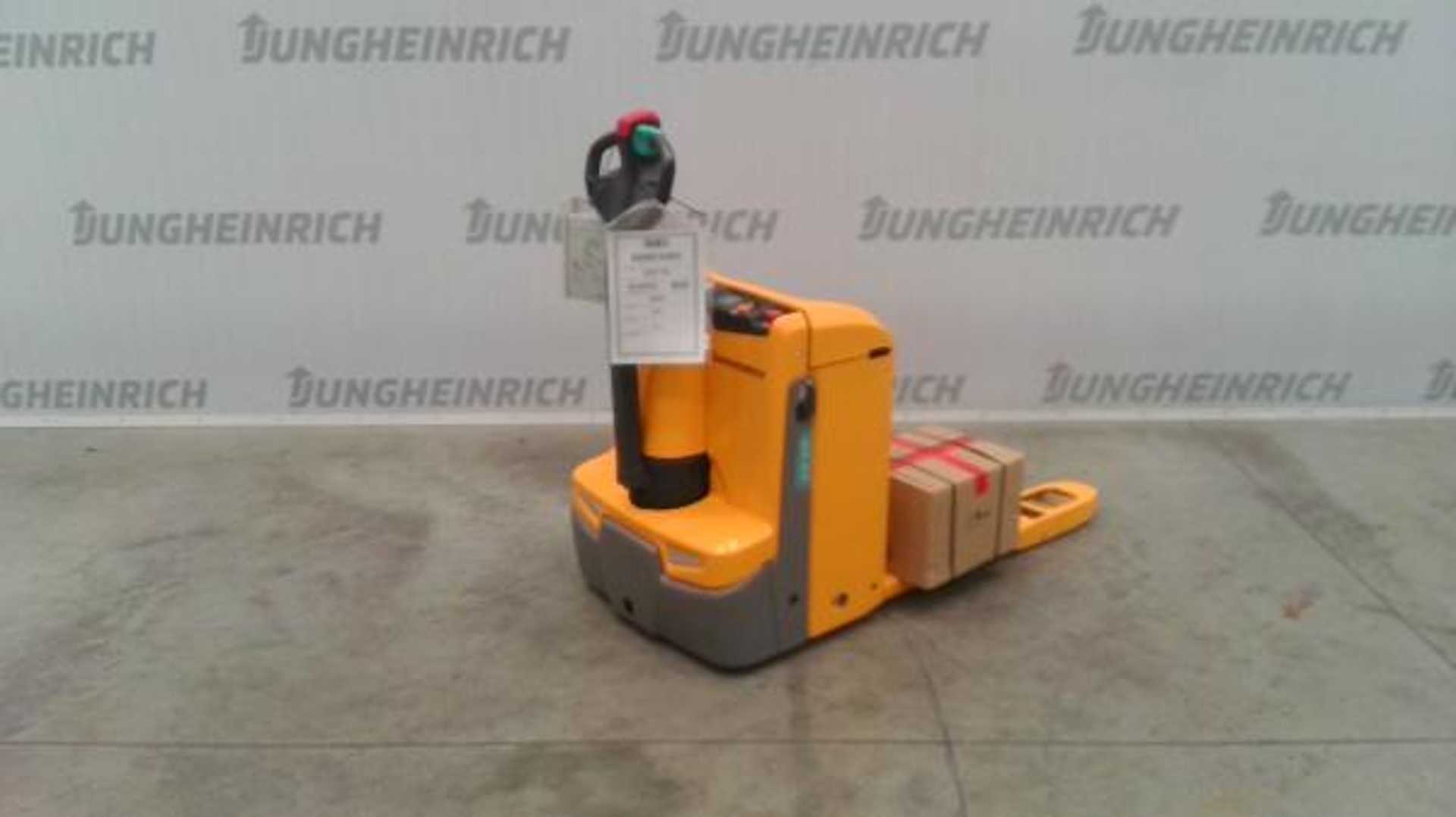 Used Forklift Jungheinrich EJE 116 100-67 Žemo kėlimo krautuvas su grąžulu (Image 2) Used Forklift Jungheinrich EJE 116 100-67 Žemo kėlimo krautuvas su grąžulu (Image 2)