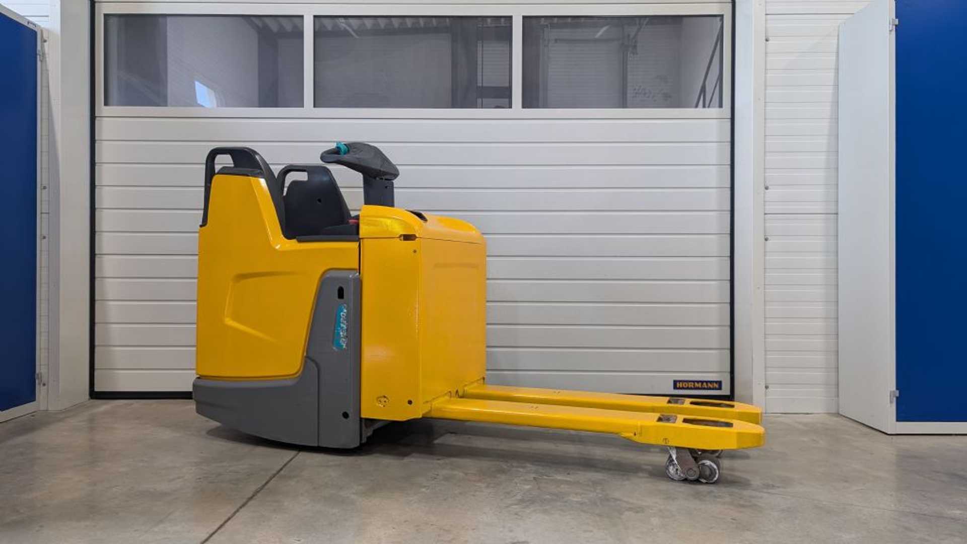 Used Forklift Jungheinrich ERE 120 feste Standplattform Žemo kėlimo krautuvas su grąžulu (Image 3) Used Forklift Jungheinrich ERE 120 feste Standplattform Žemo kėlimo krautuvas su grąžulu (Image 3)