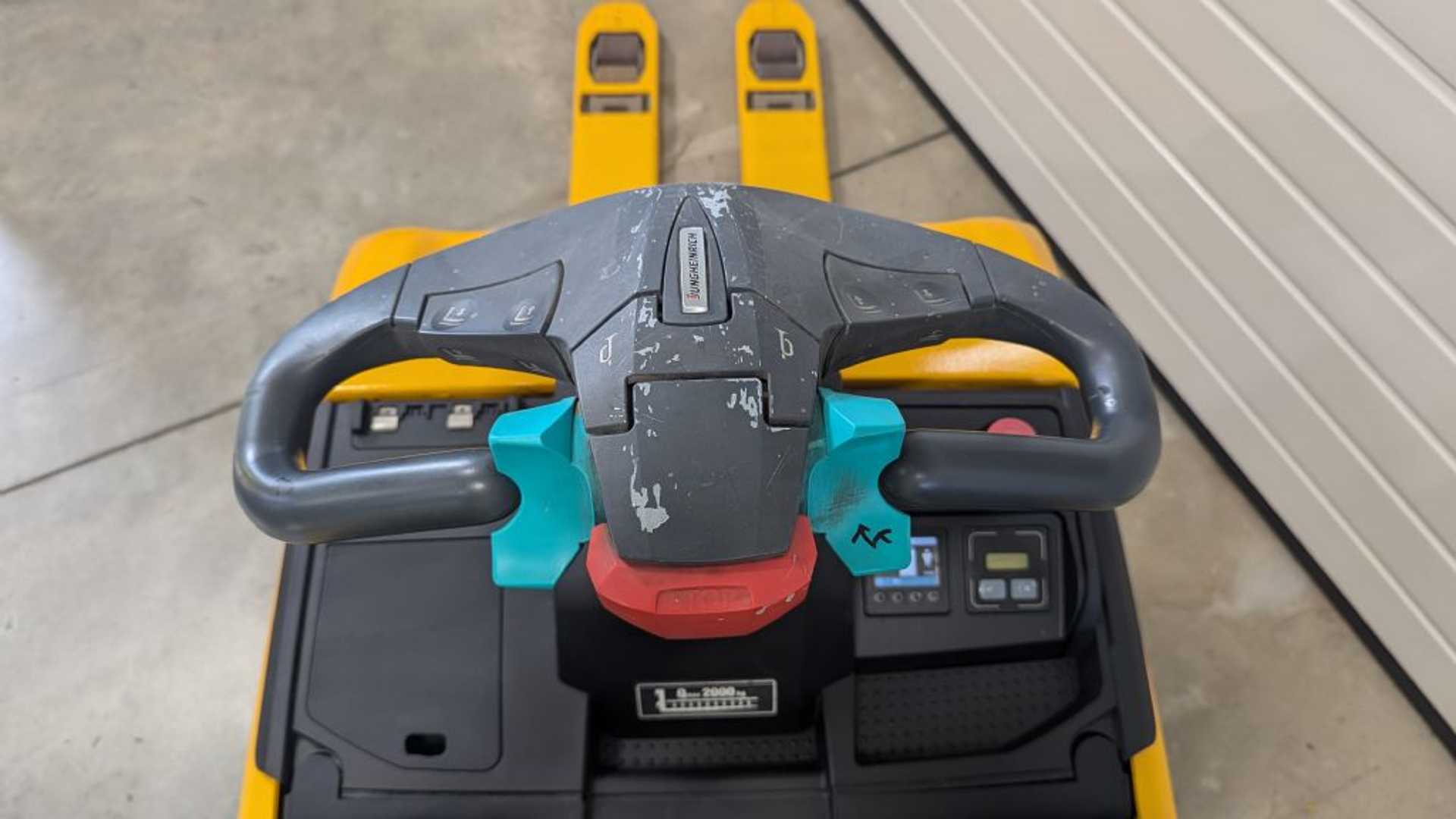 Used Forklift Jungheinrich ERE 120 feste Standplattform Žemo kėlimo krautuvas su grąžulu (Image 5) Used Forklift Jungheinrich ERE 120 feste Standplattform Žemo kėlimo krautuvas su grąžulu (Image 5)
