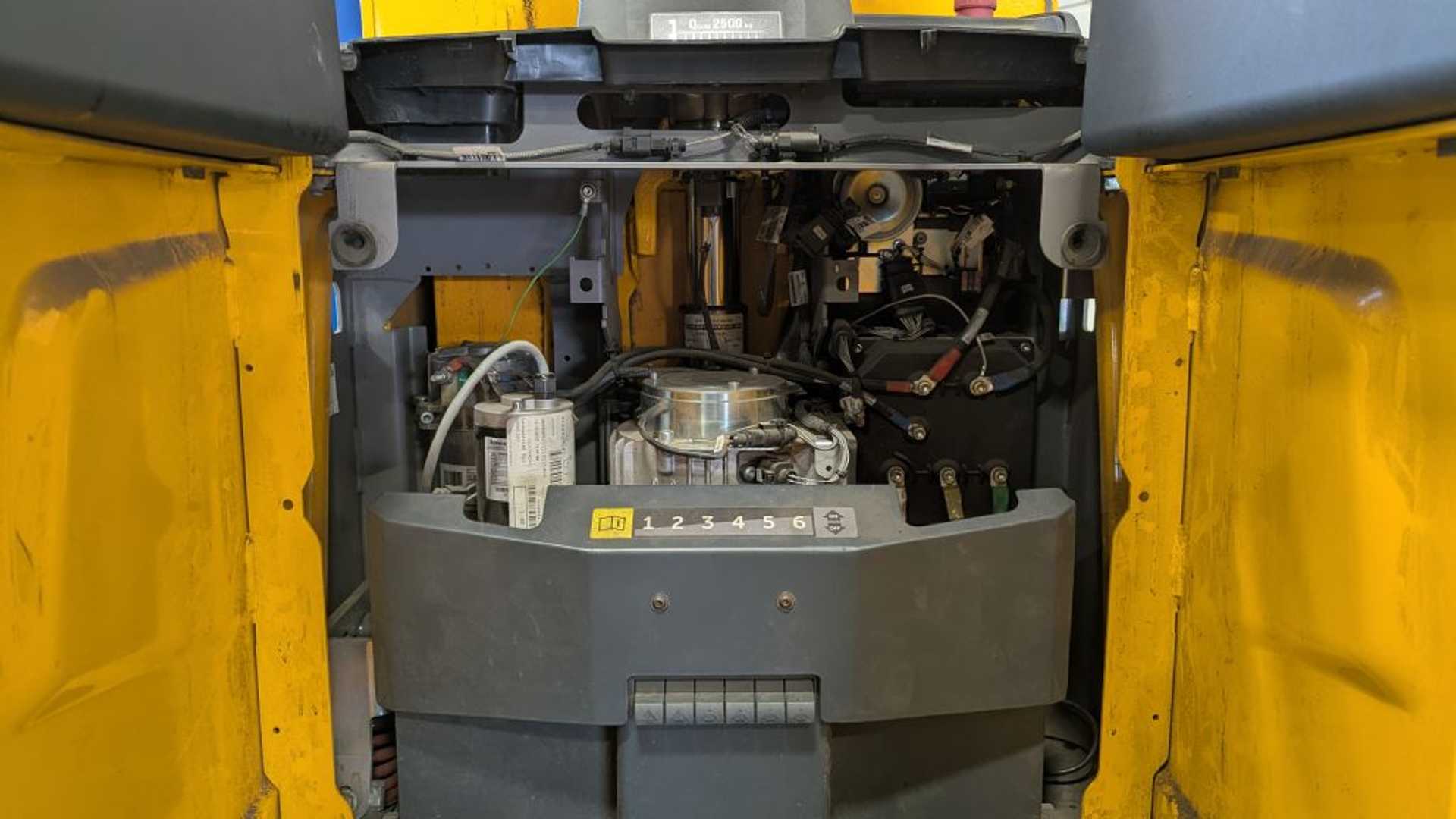 Used Forklift Jungheinrich ERE 225 f. P. Žemo kėlimo krautuvas su grąžulu (Image 6) Used Forklift Jungheinrich ERE 225 f. P. Žemo kėlimo krautuvas su grąžulu (Image 6)