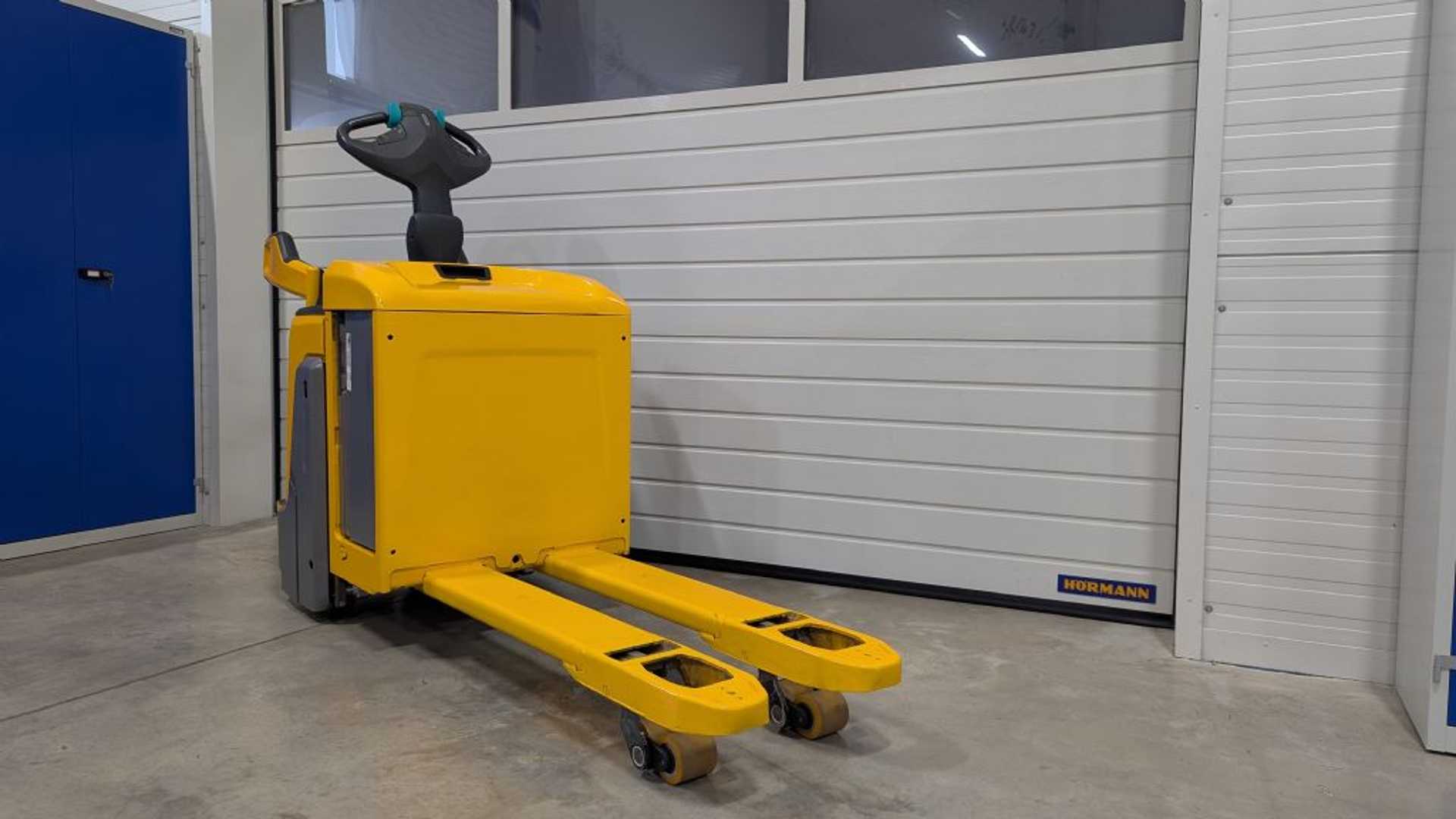 Used Forklift Jungheinrich ERE 120 17 115 51 Žemo kėlimo krautuvas su grąžulu (Image 4) Used Forklift Jungheinrich ERE 120 17 115 51 Žemo kėlimo krautuvas su grąžulu (Image 4)