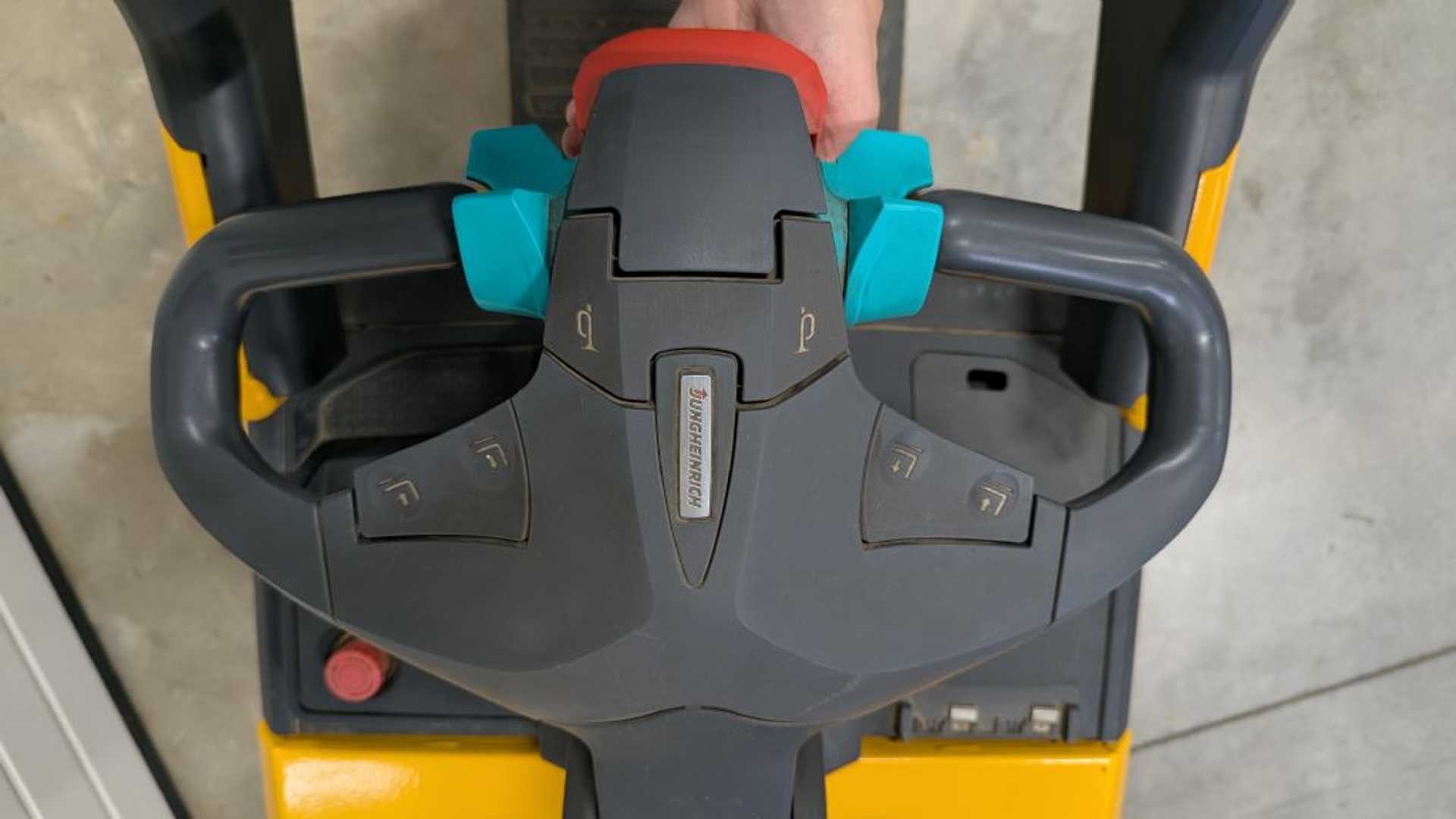 Used Forklift Jungheinrich ERE 120 17 115 51 Žemo kėlimo krautuvas su grąžulu (Image 7) Used Forklift Jungheinrich ERE 120 17 115 51 Žemo kėlimo krautuvas su grąžulu (Image 7)