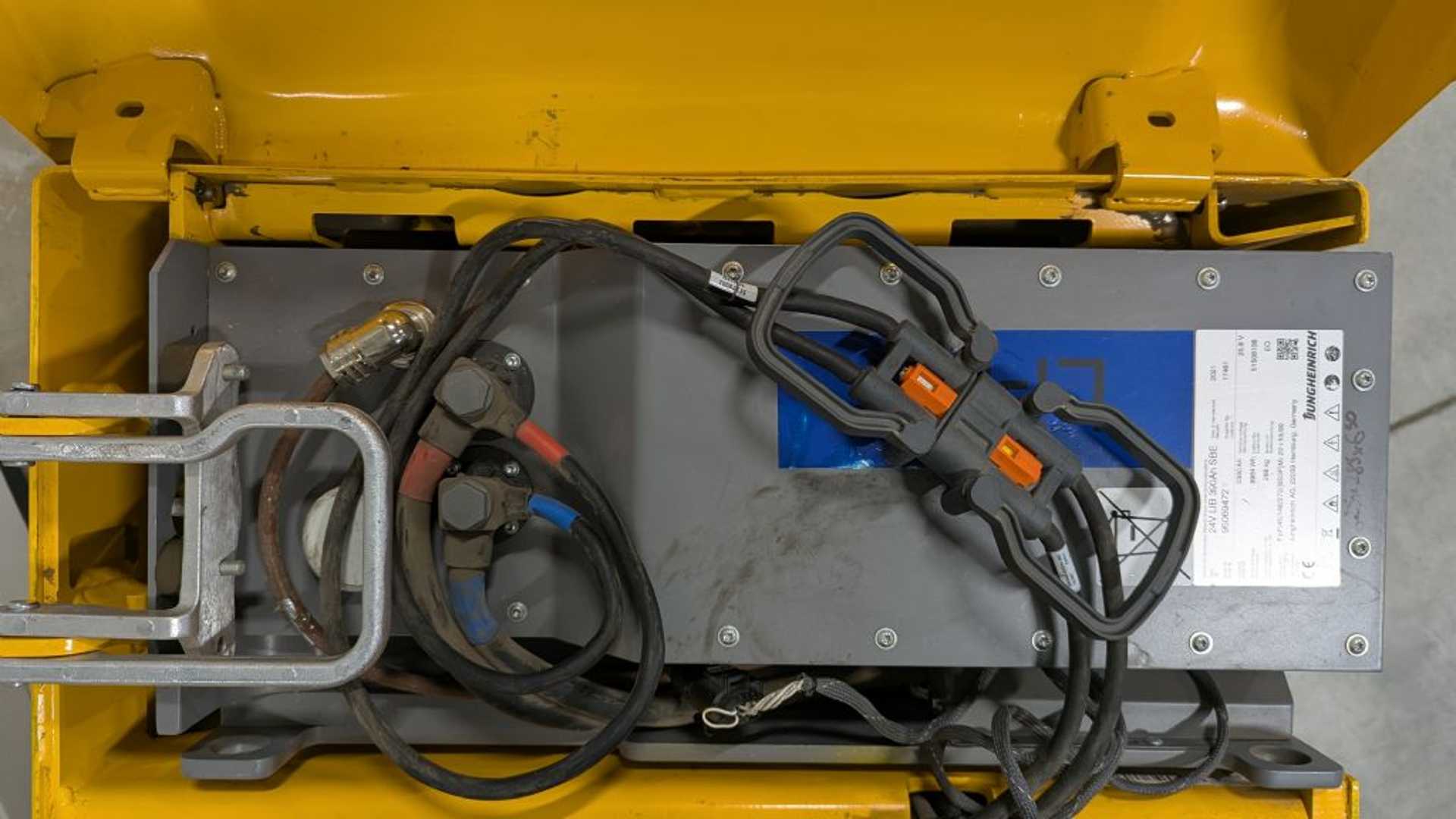 Used Forklift Jungheinrich ERE 120 17 115 51 Žemo kėlimo krautuvas su grąžulu (Image 10) Used Forklift Jungheinrich ERE 120 17 115 51 Žemo kėlimo krautuvas su grąžulu (Image 10)
