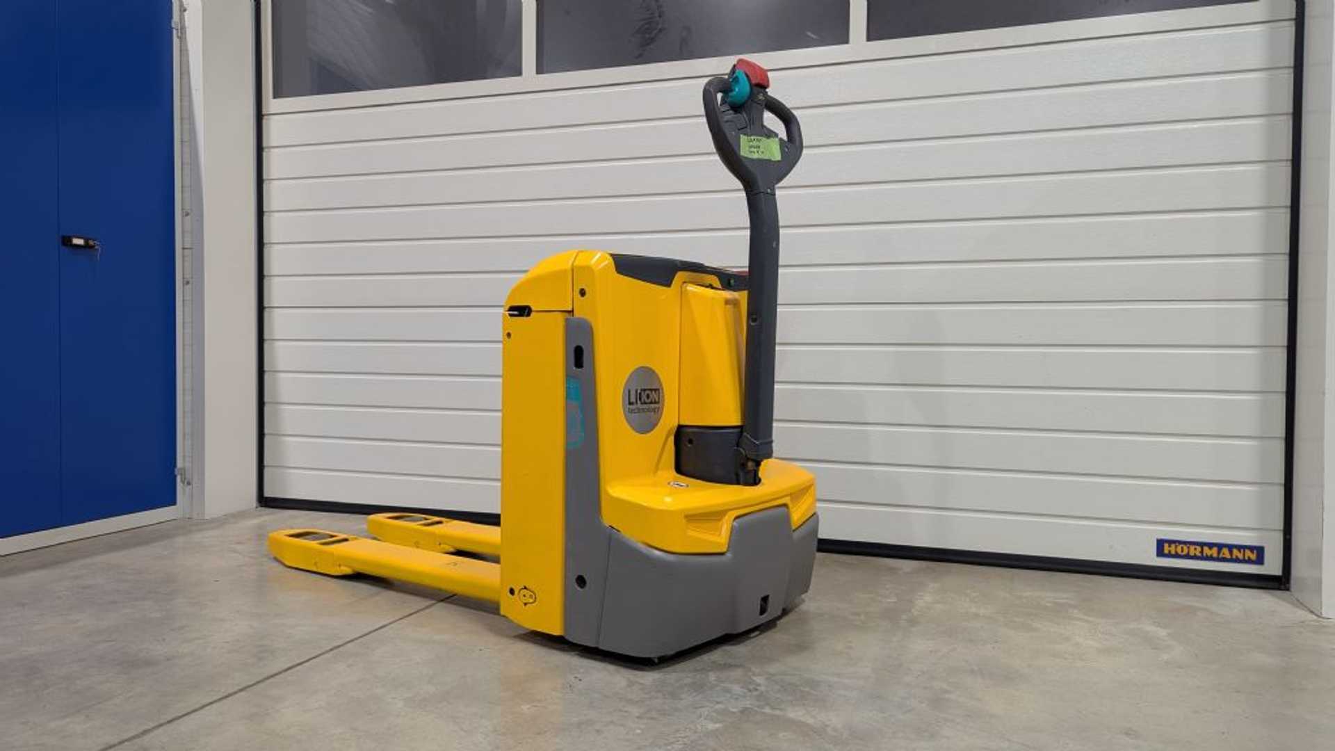 Used Forklift Jungheinrich EJE 114 24 115 54 Žemo kėlimo krautuvas su grąžulu (Image 2) Used Forklift Jungheinrich EJE 114 24 115 54 Žemo kėlimo krautuvas su grąžulu (Image 2)