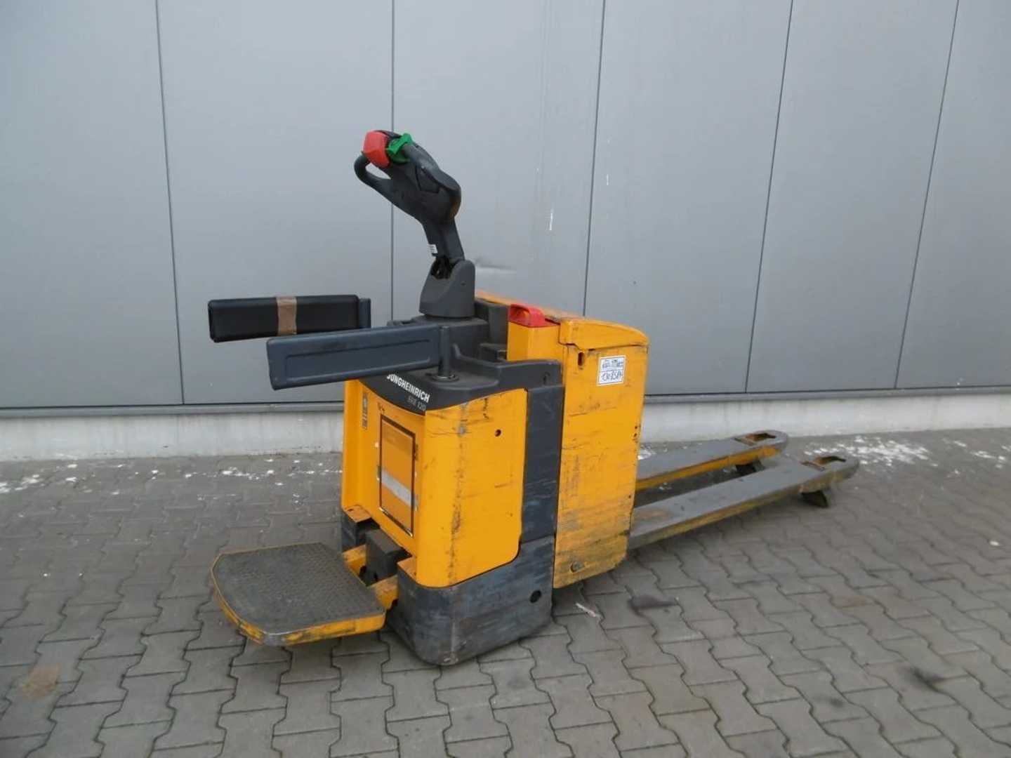 Used Forklift Jungheinrich ERE 120-21 160 53 Žemo kėlimo krautuvas su grąžulu (Image 2)