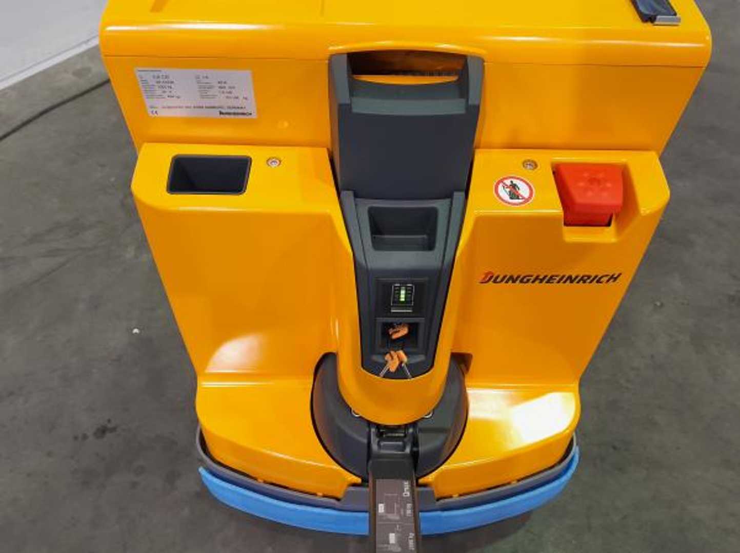 Used Forklift Jungheinrich EJE C20 115-54 Žemo kėlimo krautuvas su grąžulu (Image 3) Used Forklift Jungheinrich EJE C20 115-54 Žemo kėlimo krautuvas su grąžulu (Image 3)