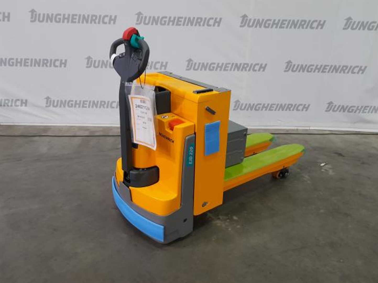 Used Forklift Jungheinrich EJE C20 115-54 Žemo kėlimo krautuvas su grąžulu (Image 2) Used Forklift Jungheinrich EJE C20 115-54 Žemo kėlimo krautuvas su grąžulu (Image 2)