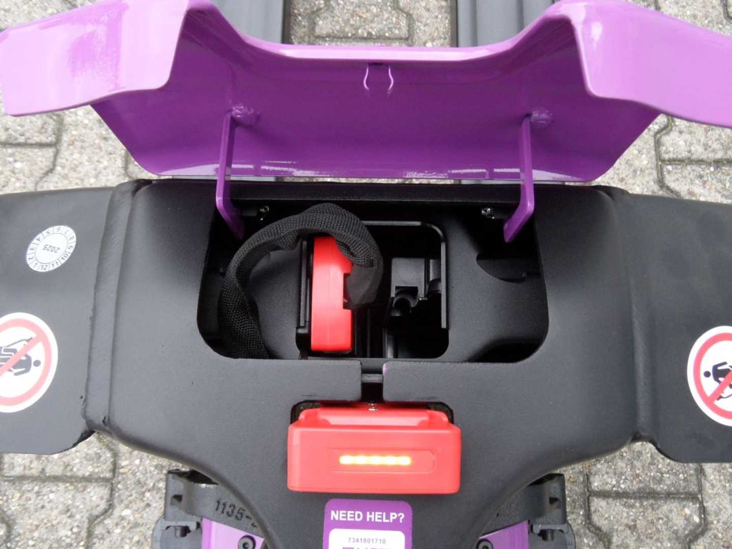Used Forklift Jungheinrich AntOn PTL 1.5 mit Stützrädern - Neugerät! Žemo kėlimo krautuvas su grąžulu (Image 10) Used Forklift Jungheinrich AntOn PTL 1.5 mit Stützrädern - Neugerät! Žemo kėlimo krautuvas su grąžulu (Image 10)