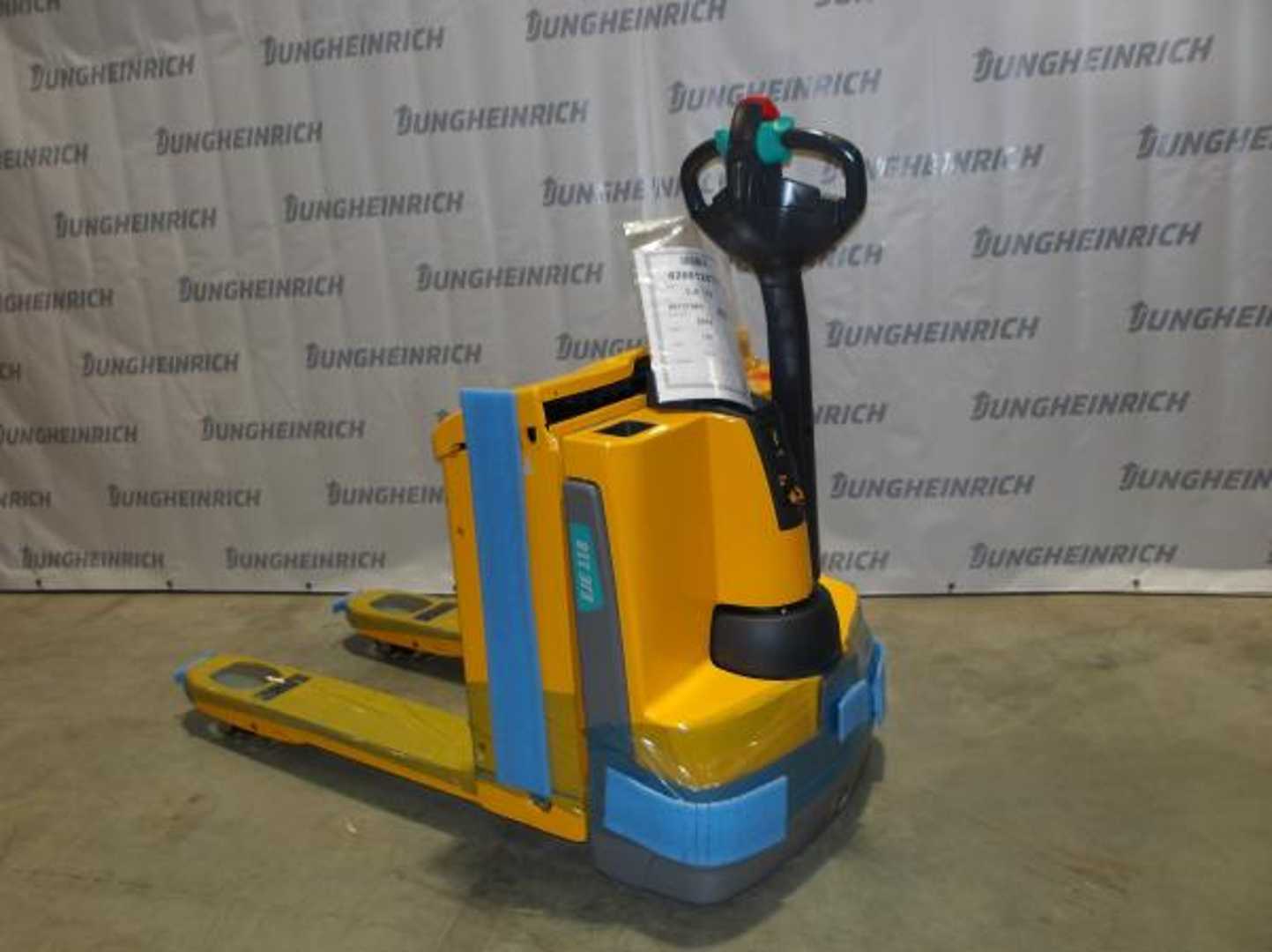 Used Forklift Jungheinrich EJE 118 100-67 Žemo kėlimo krautuvas su grąžulu (Image 1)