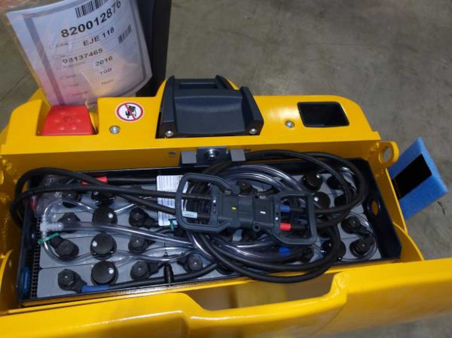 Used Forklift Jungheinrich EJE 118 100-67 Žemo kėlimo krautuvas su grąžulu (Image 3)