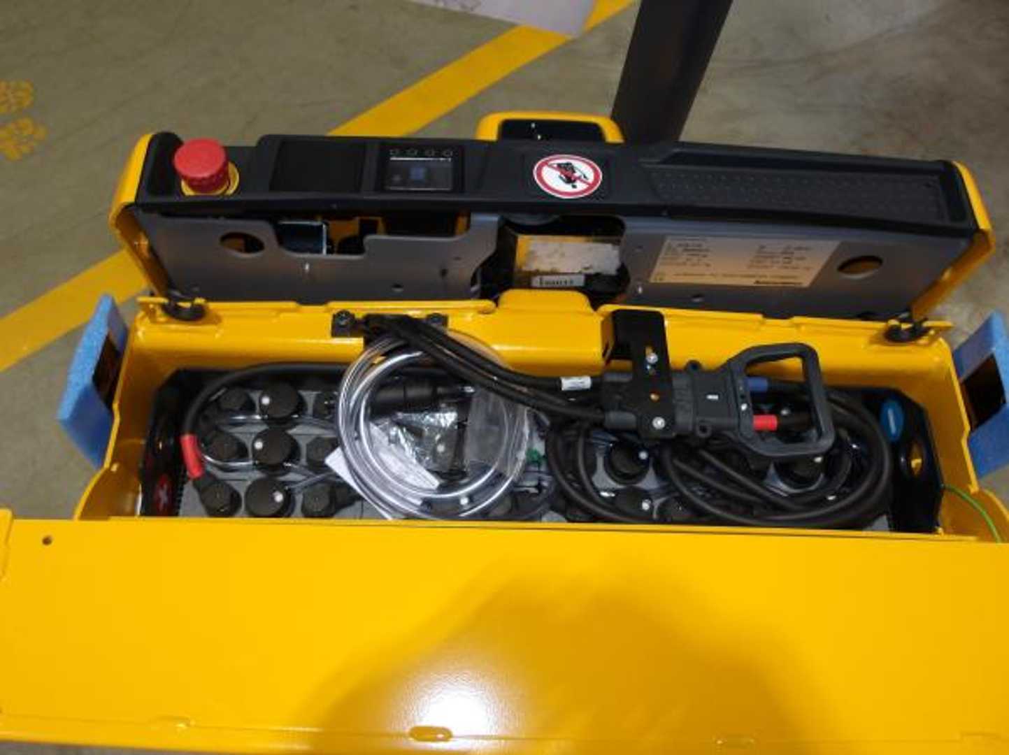 Used Forklift Jungheinrich EJE 114 100-49 Žemo kėlimo krautuvas su grąžulu (Image 3)
