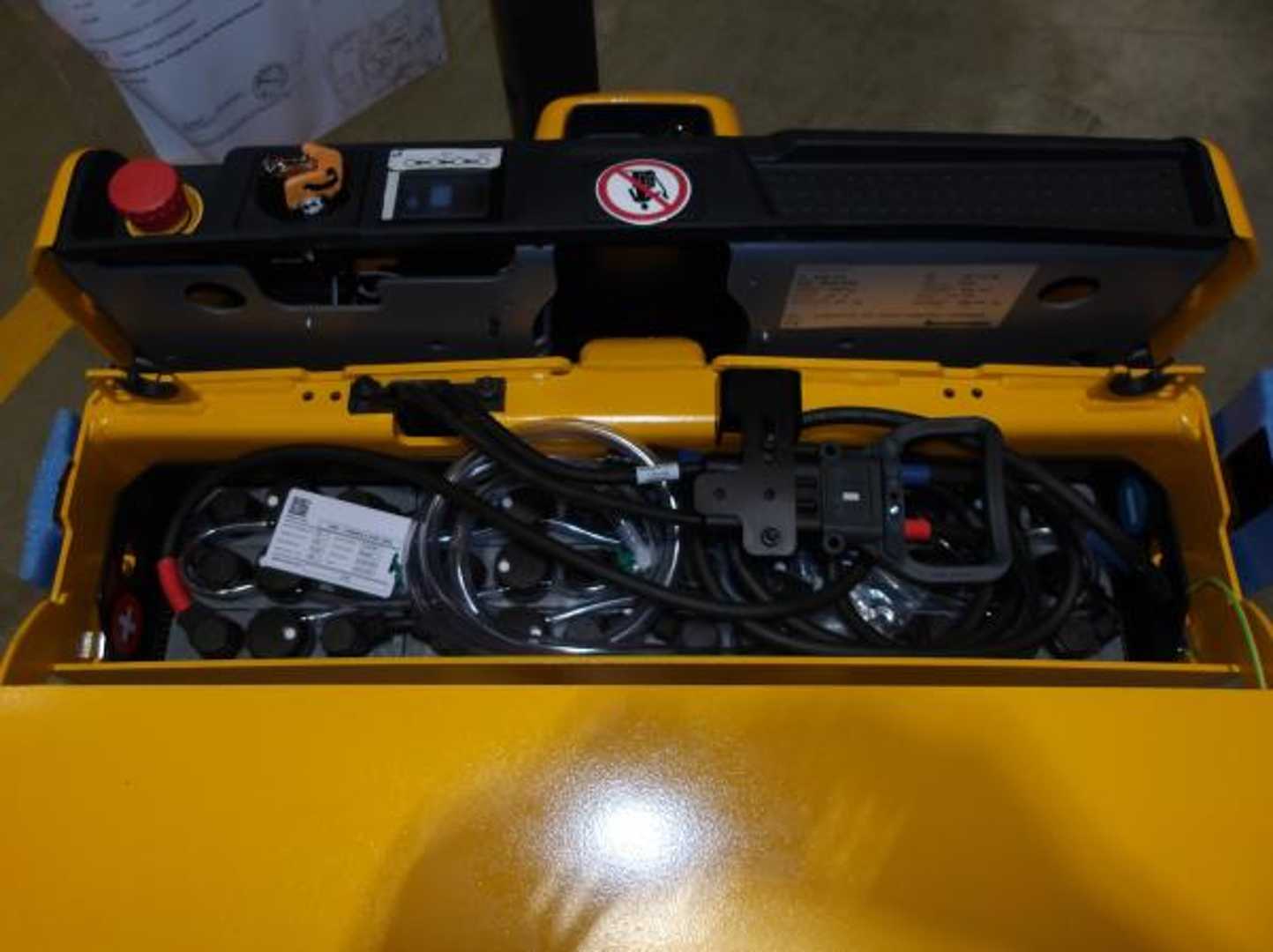 Used Forklift Jungheinrich EJE 114 115-51 Žemo kėlimo krautuvas su grąžulu (Image 3)