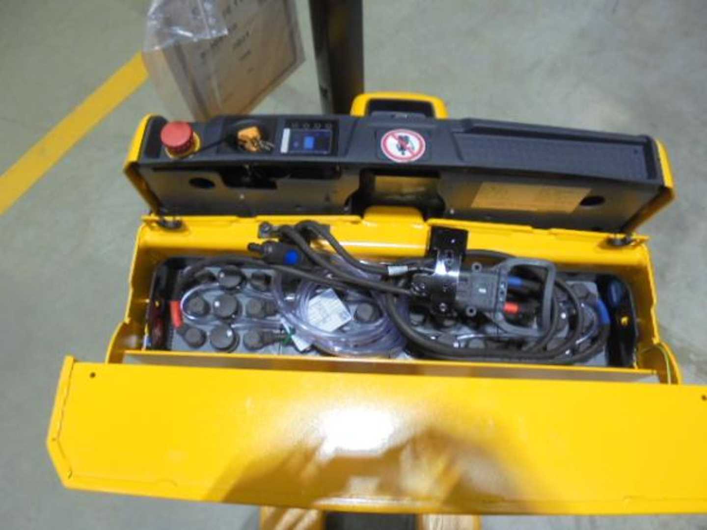 Used Forklift Jungheinrich EJE 114 115-53 Žemo kėlimo krautuvas su grąžulu (Image 3)