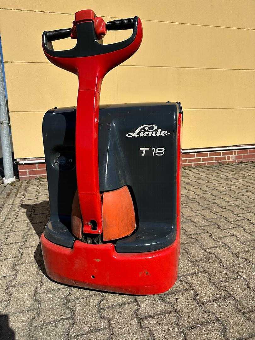 Used Forklift Linde T18 Žemo kėlimo krautuvas su grąžulu (Image 2) Used Forklift Linde T18 Žemo kėlimo krautuvas su grąžulu (Image 2)