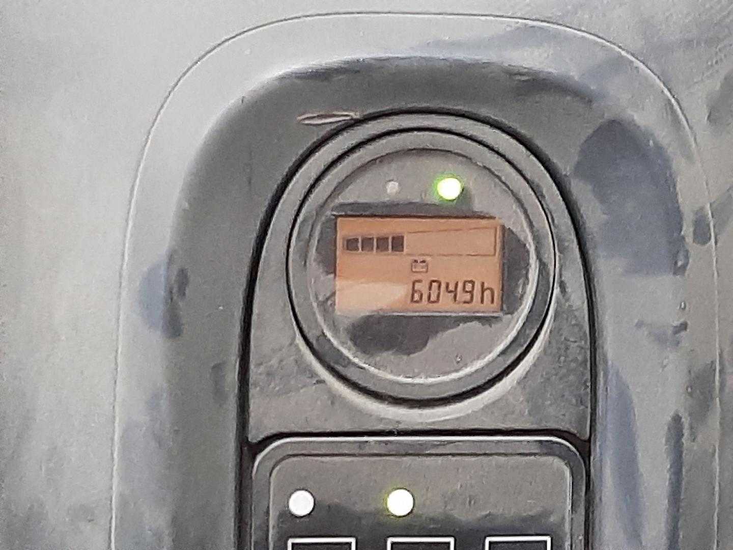 Used Forklift Linde T20 Žemo kėlimo krautuvas su grąžulu (Image 5) Used Forklift Linde T20 Žemo kėlimo krautuvas su grąžulu (Image 5)