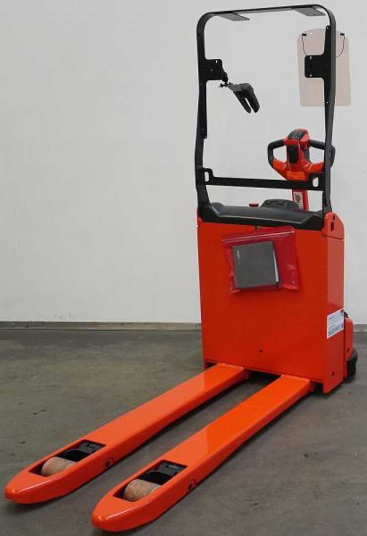 Used Forklift Linde T 14 ION 1155-00 Žemo kėlimo krautuvas su grąžulu (Image 5)