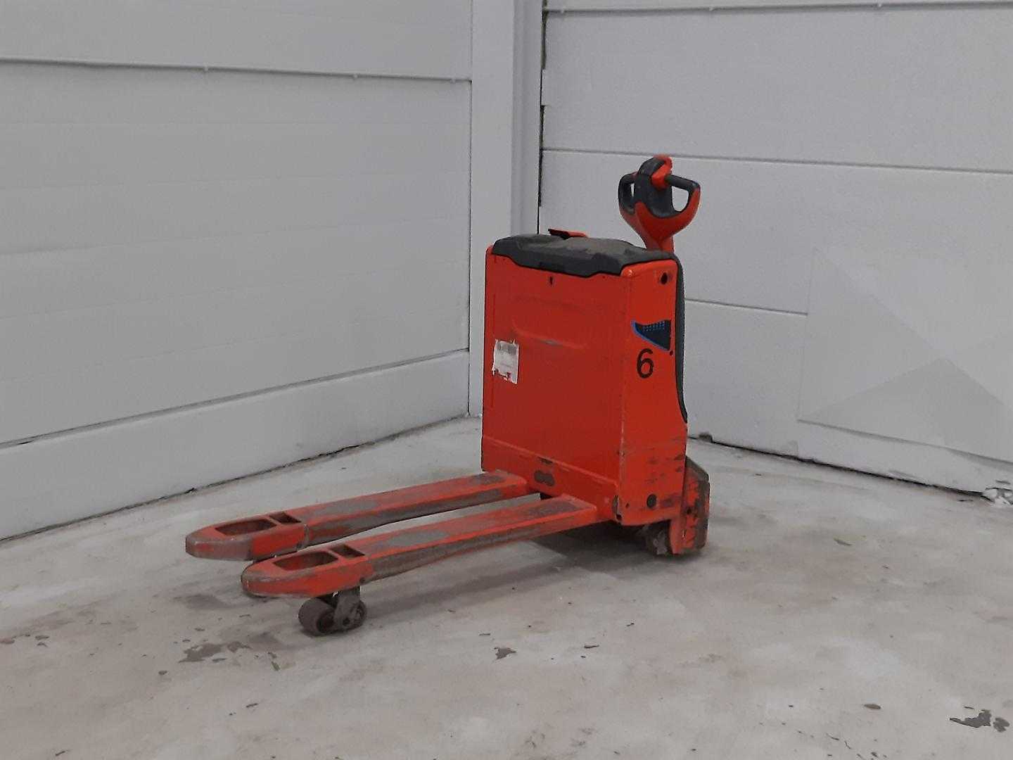 Used Forklift Linde T16 Li-ion Žemo kėlimo krautuvas su grąžulu (Image 2) Used Forklift Linde T16 Li-ion Žemo kėlimo krautuvas su grąžulu (Image 2)