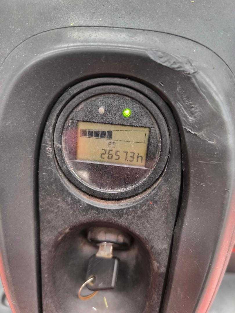 Used Forklift Linde T18 Žemo kėlimo krautuvas su grąžulu (Image 5) Used Forklift Linde T18 Žemo kėlimo krautuvas su grąžulu (Image 5)